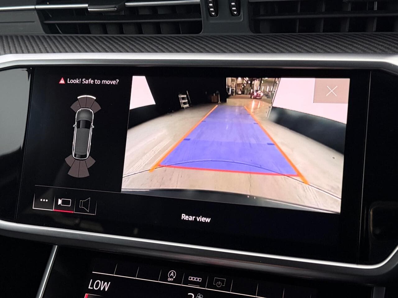 Audi A6 Avant thumbnail Infotainment System