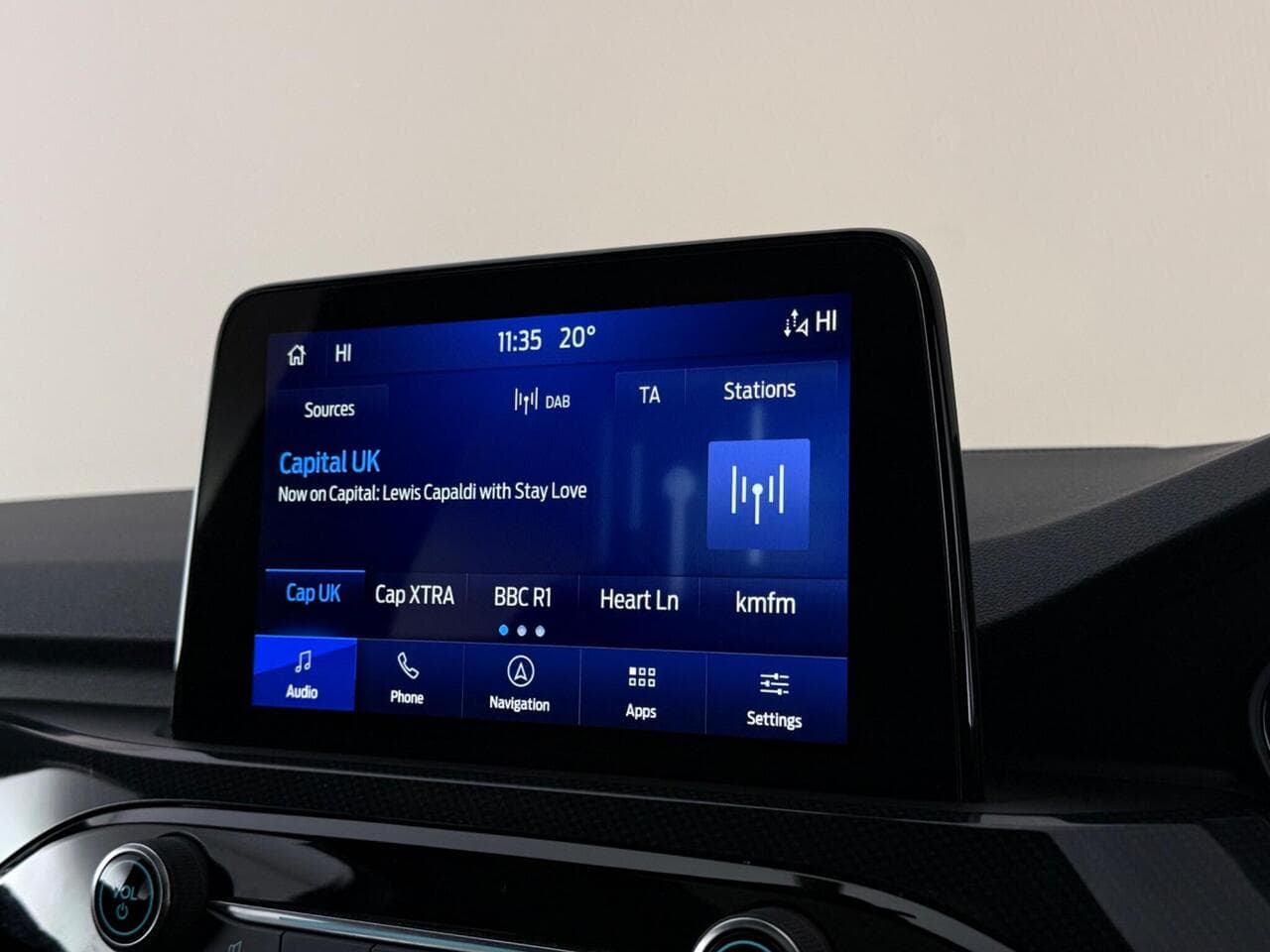 Ford Kuga thumbnail Infotainment System