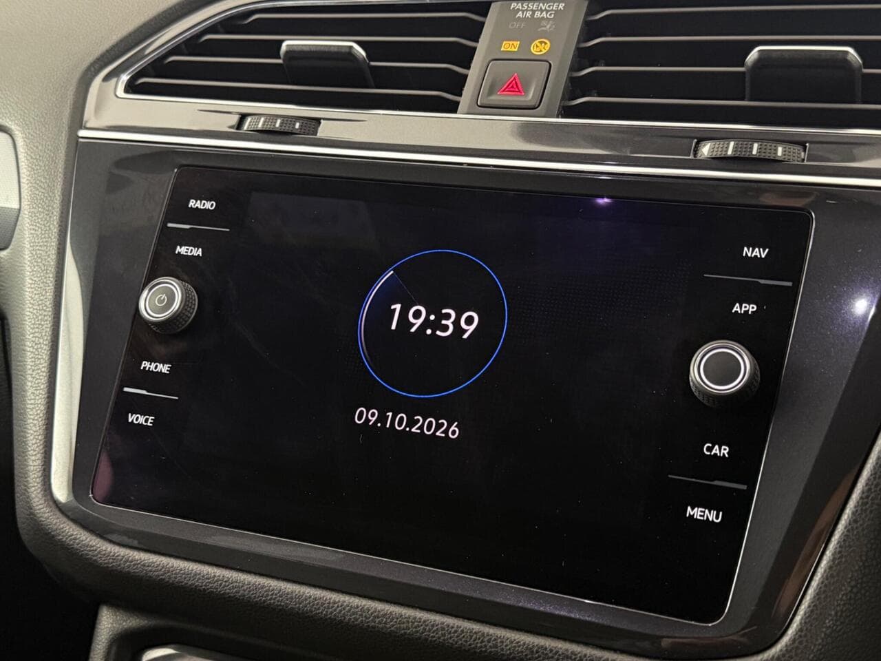 Volkswagen Tiguan Allspace thumbnail Infotainment System