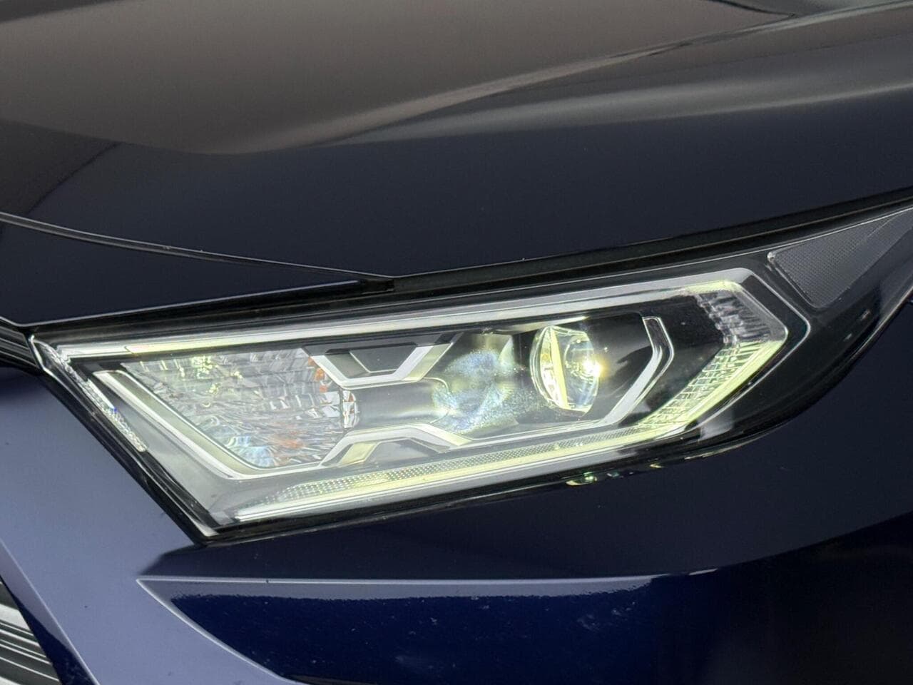 Toyota RAV4 thumbnail Lights Front