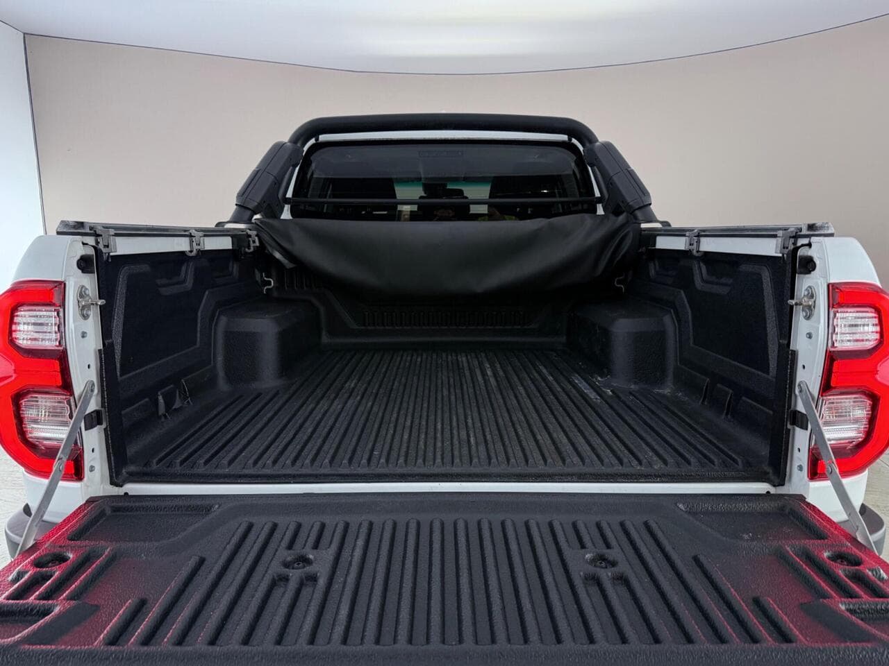 Toyota Hilux thumbnail Boot