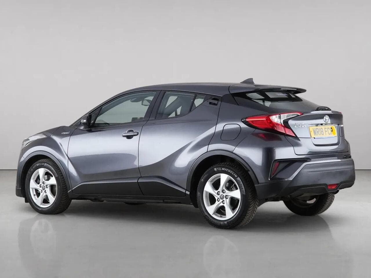 Toyota C-HR thumbnail Rear Left