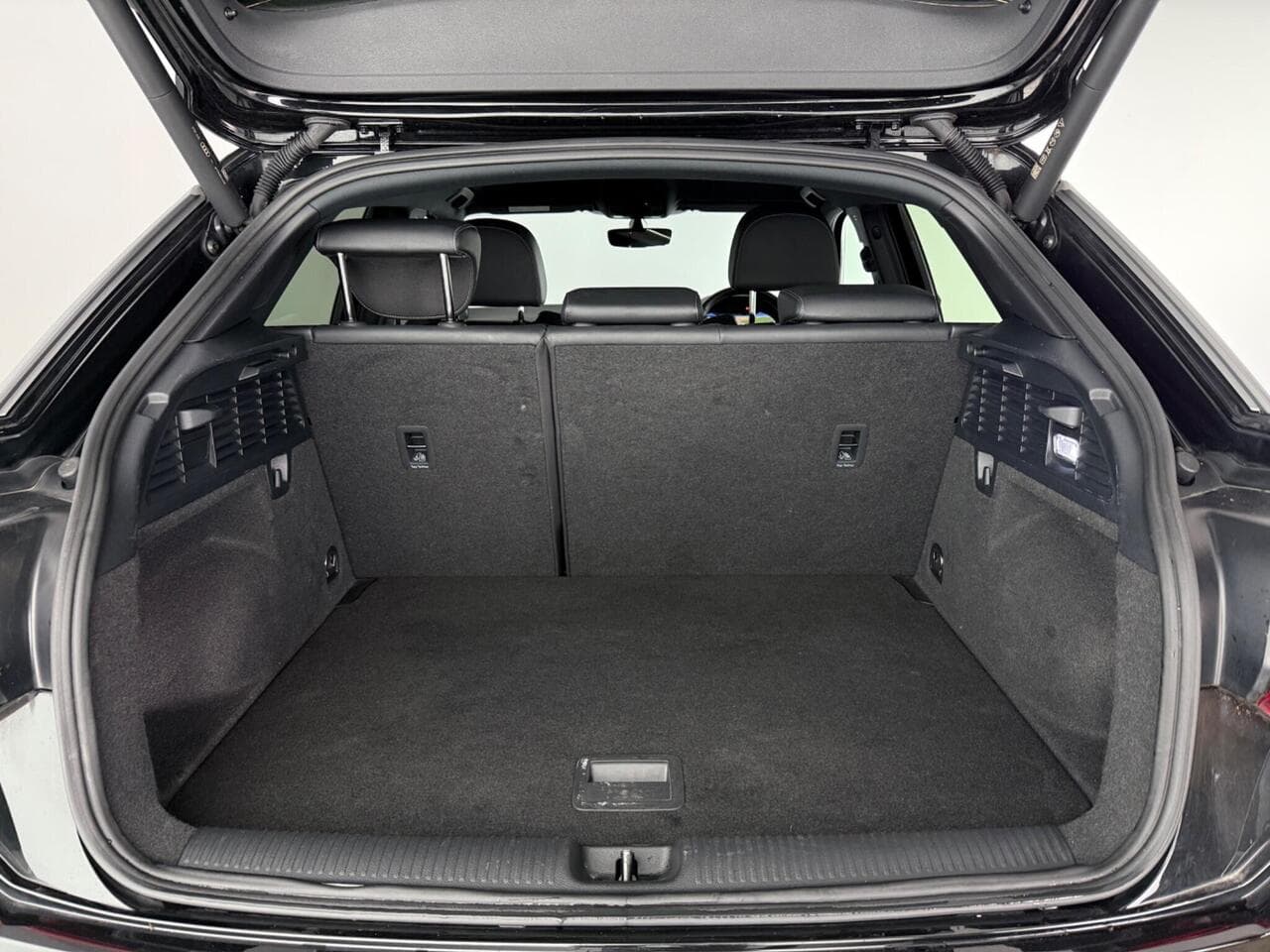 Audi Q2 thumbnail Boot
