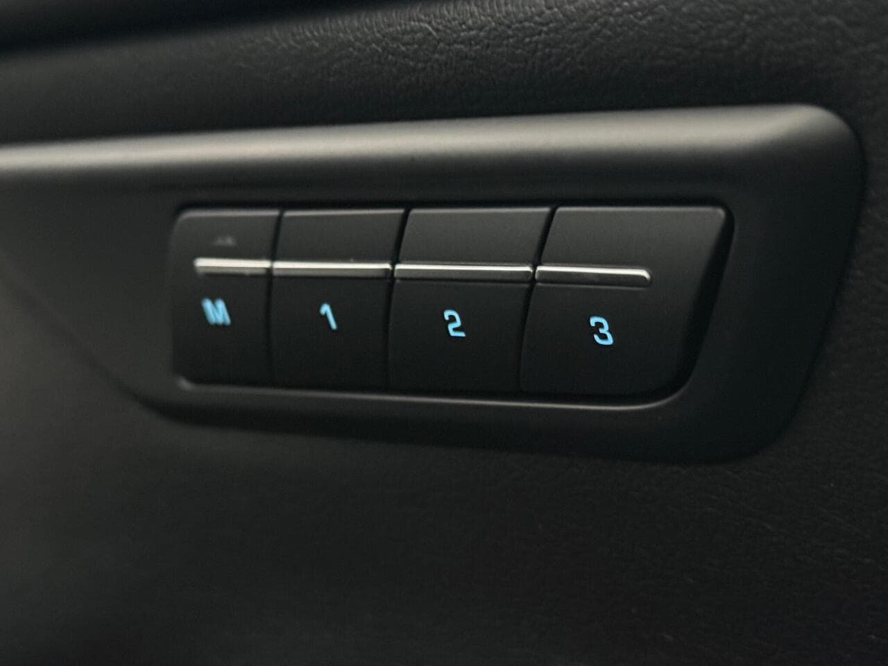 Jaguar E-PACE thumbnail Misc Controls