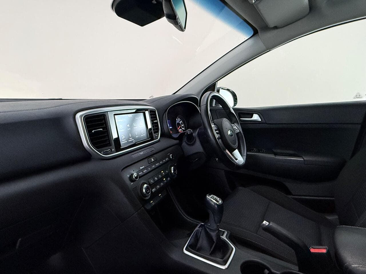 Kia Sportage thumbnail Interior Front