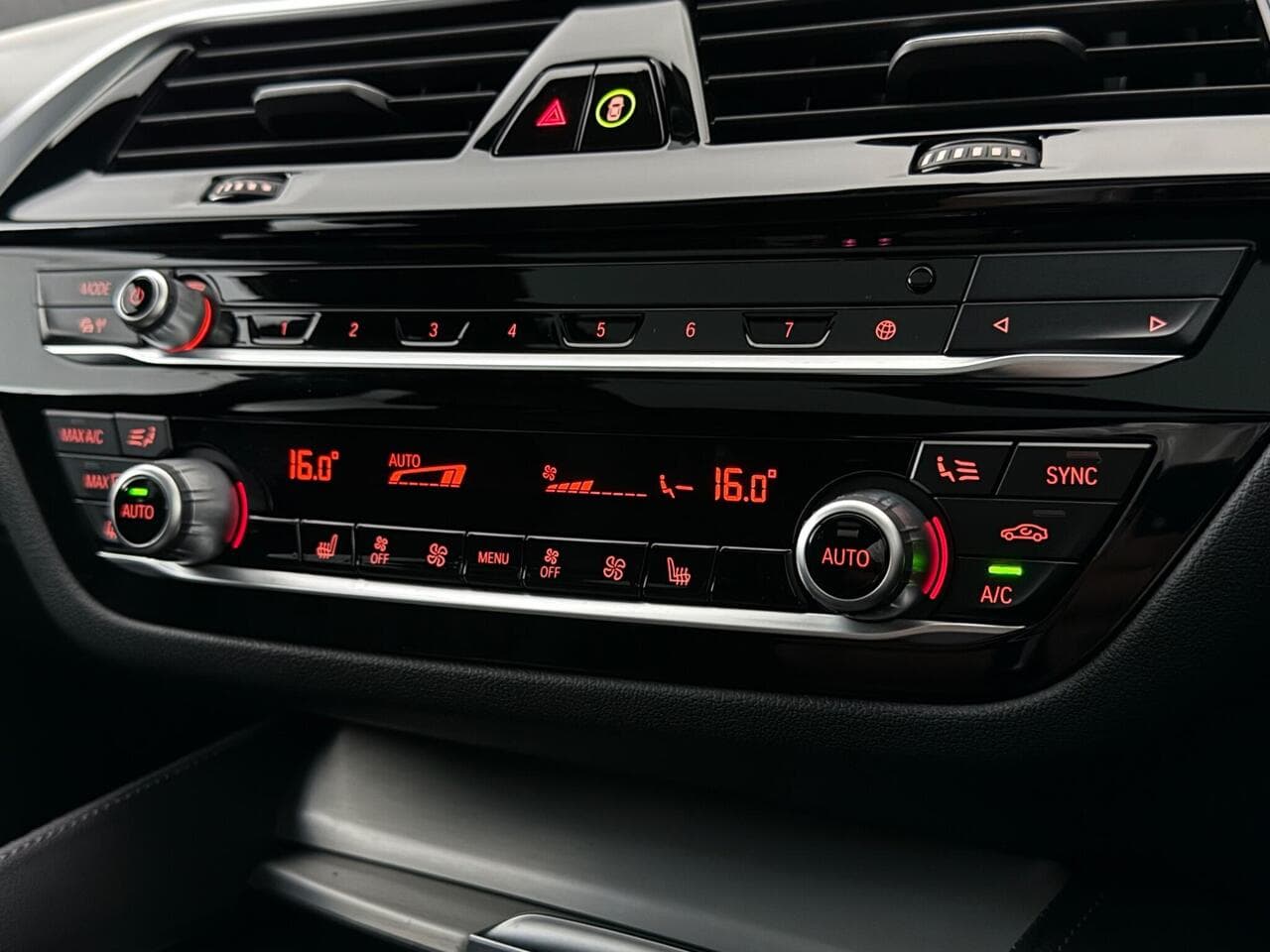 BMW 5 Series thumbnail Infotainment System