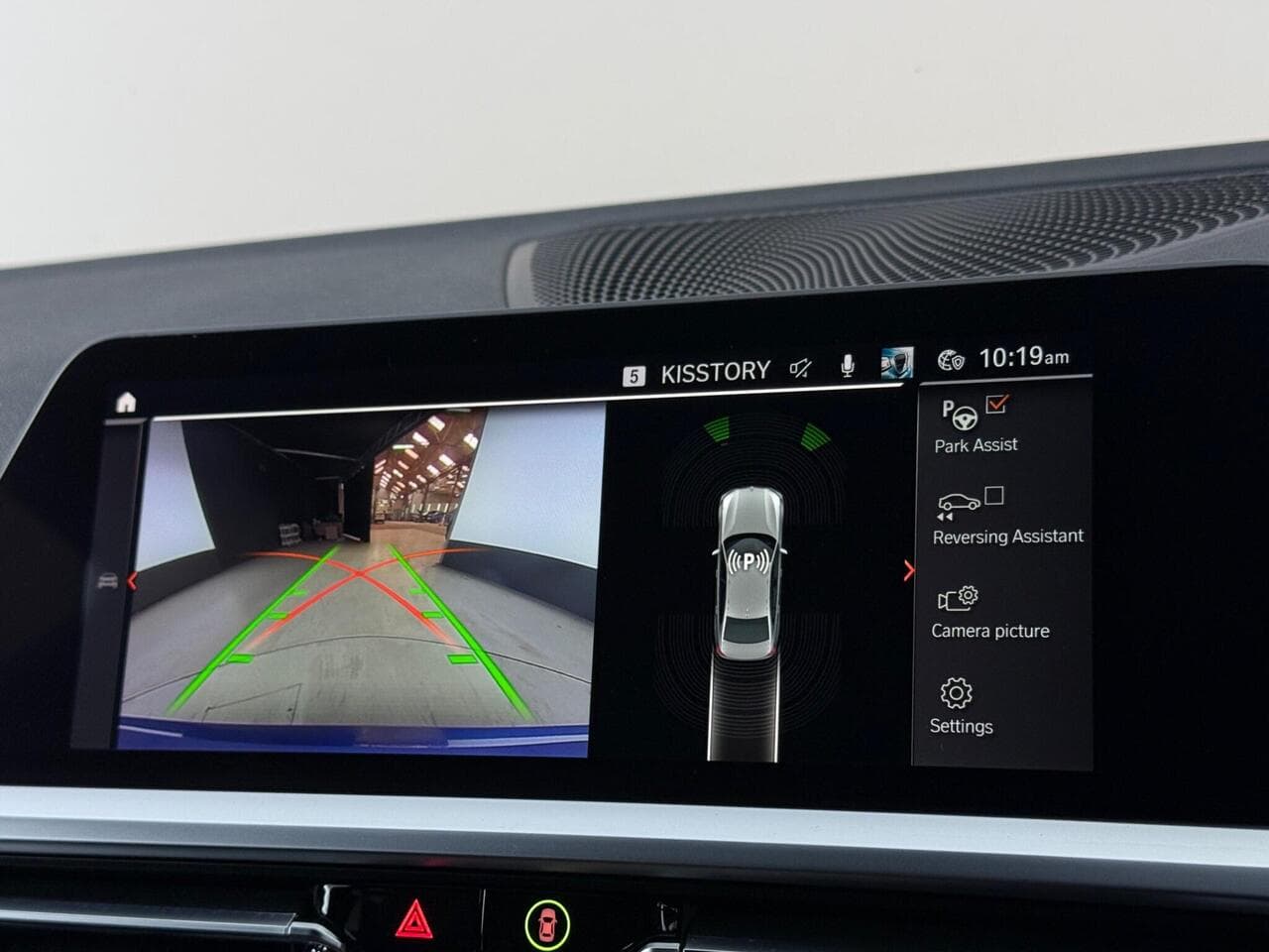 BMW 3 Series thumbnail Infotainment System