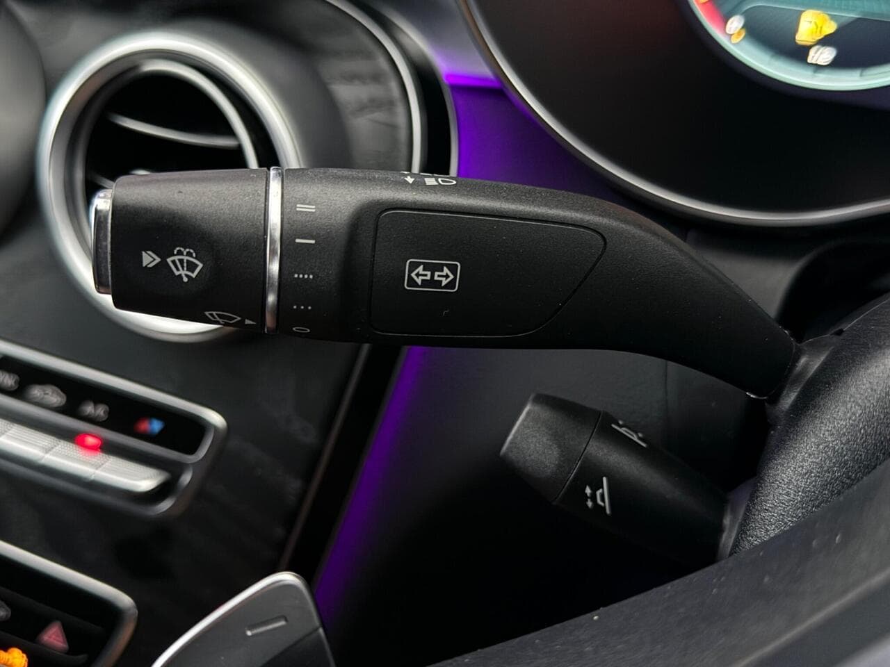Mercedes-Benz C Class thumbnail Misc Controls