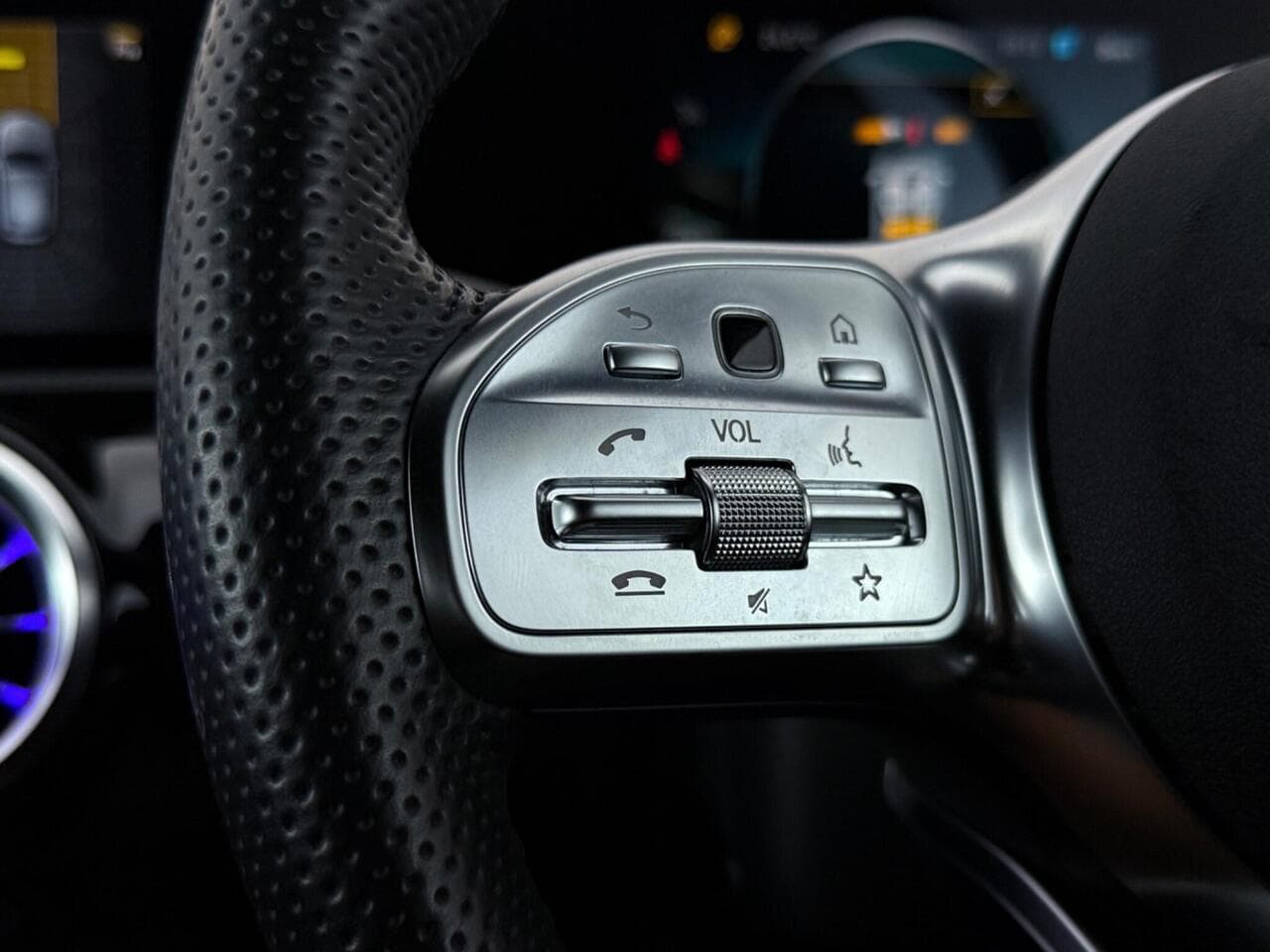 Mercedes-Benz A Class thumbnail Misc Controls