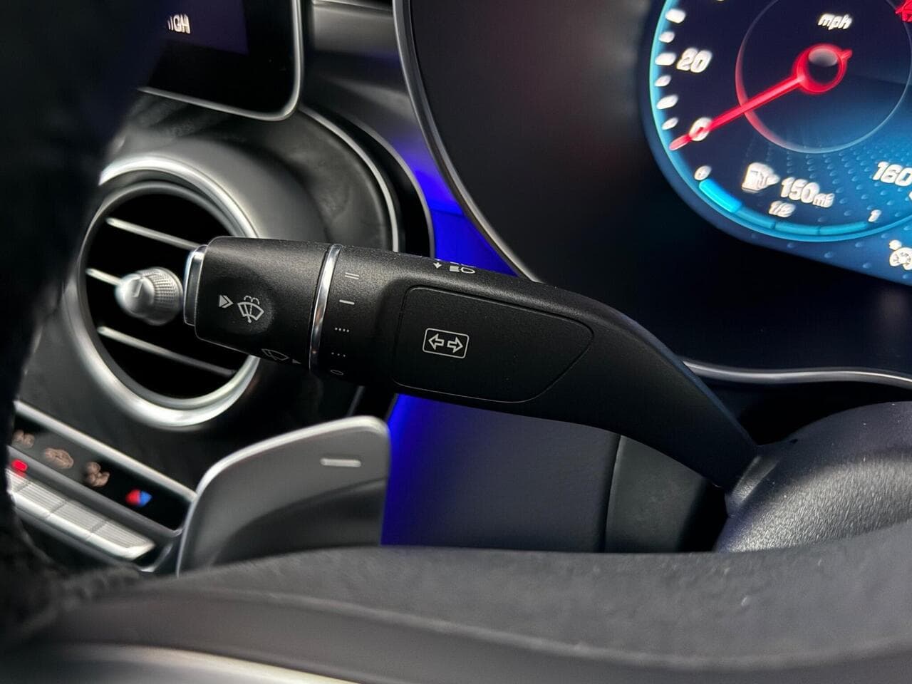 Mercedes-Benz GLC thumbnail Misc Controls