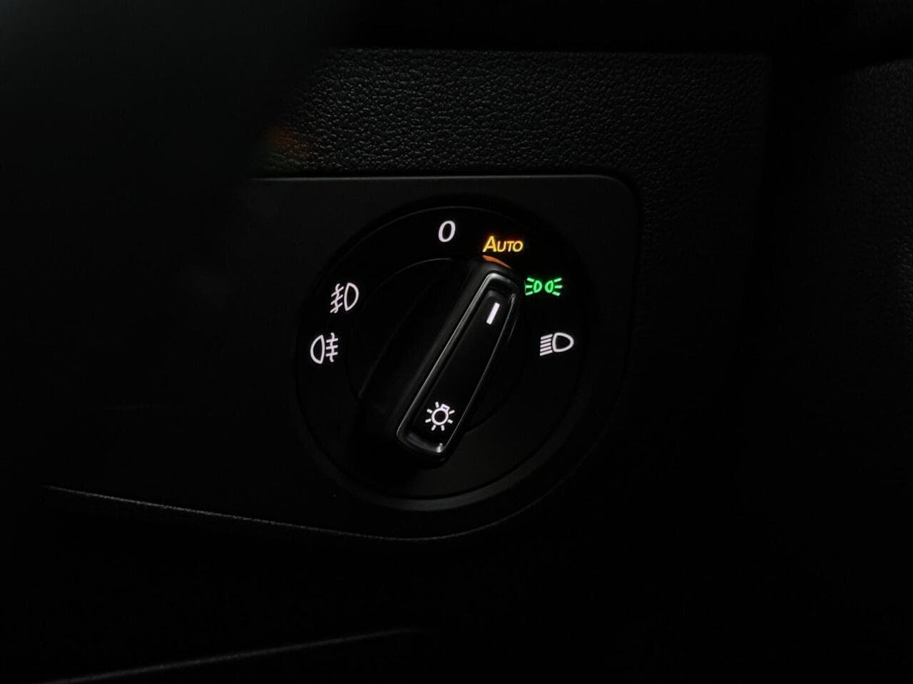 Volkswagen Tiguan Allspace thumbnail Misc Controls