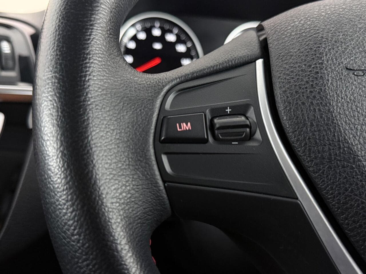 BMW 1 Series thumbnail Misc Controls