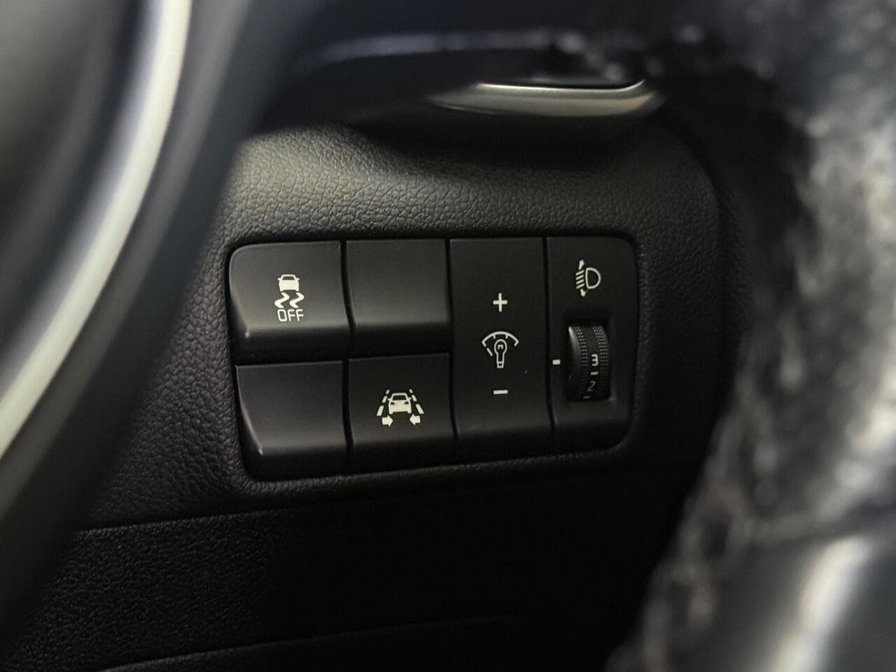 Kia Sportage thumbnail Misc Controls