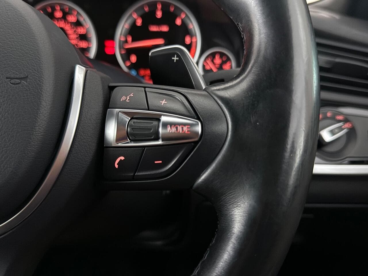 BMW X4 thumbnail Misc Controls