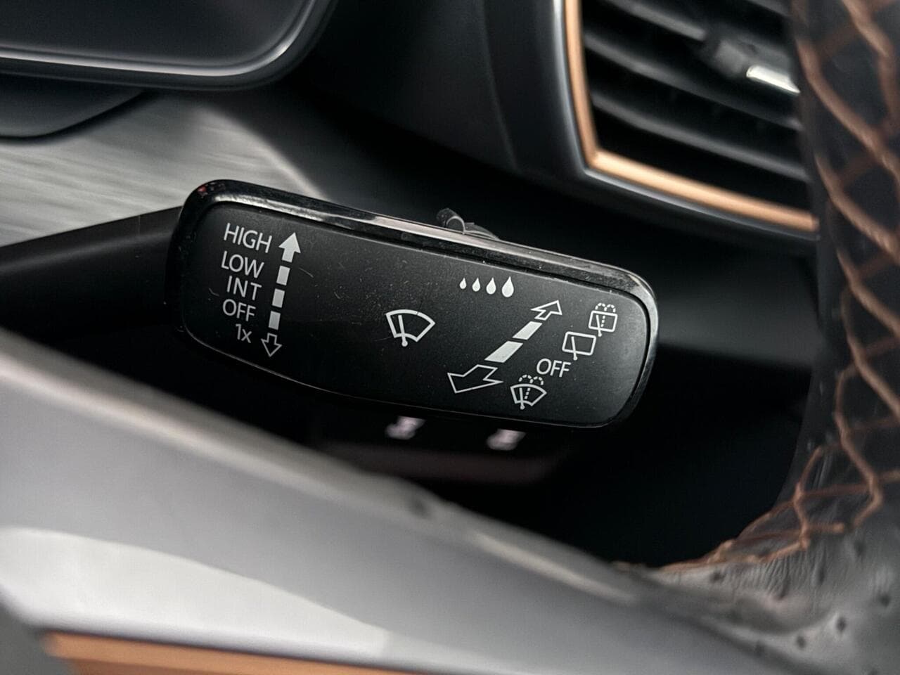 CUPRA Formentor thumbnail Misc Controls