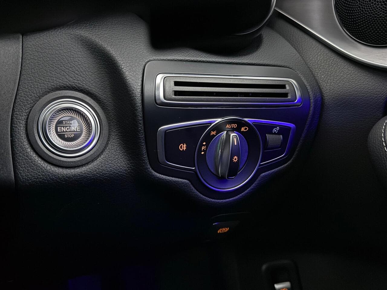 Mercedes-Benz C Class thumbnail Misc Controls
