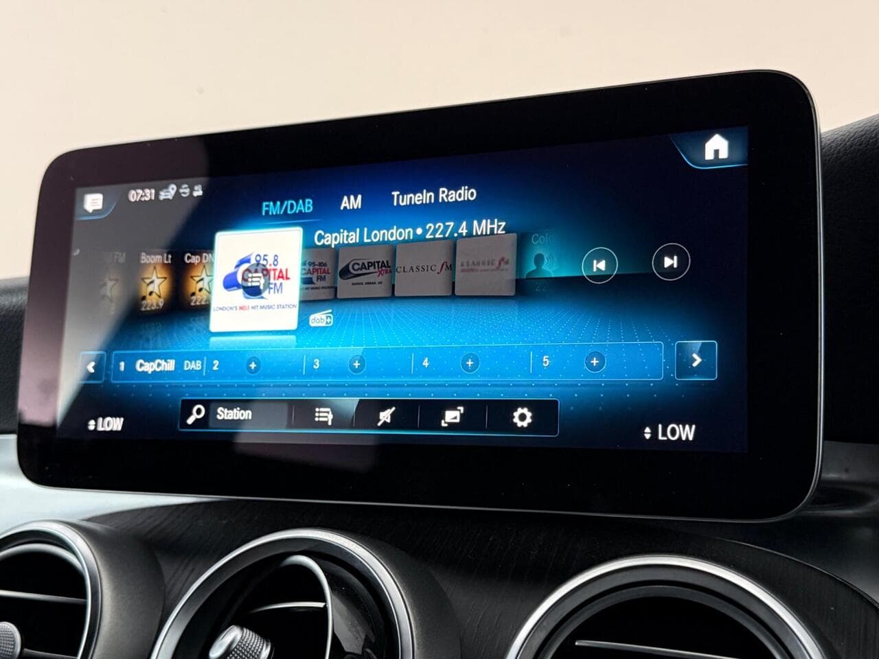 Mercedes-Benz GLC thumbnail Infotainment System