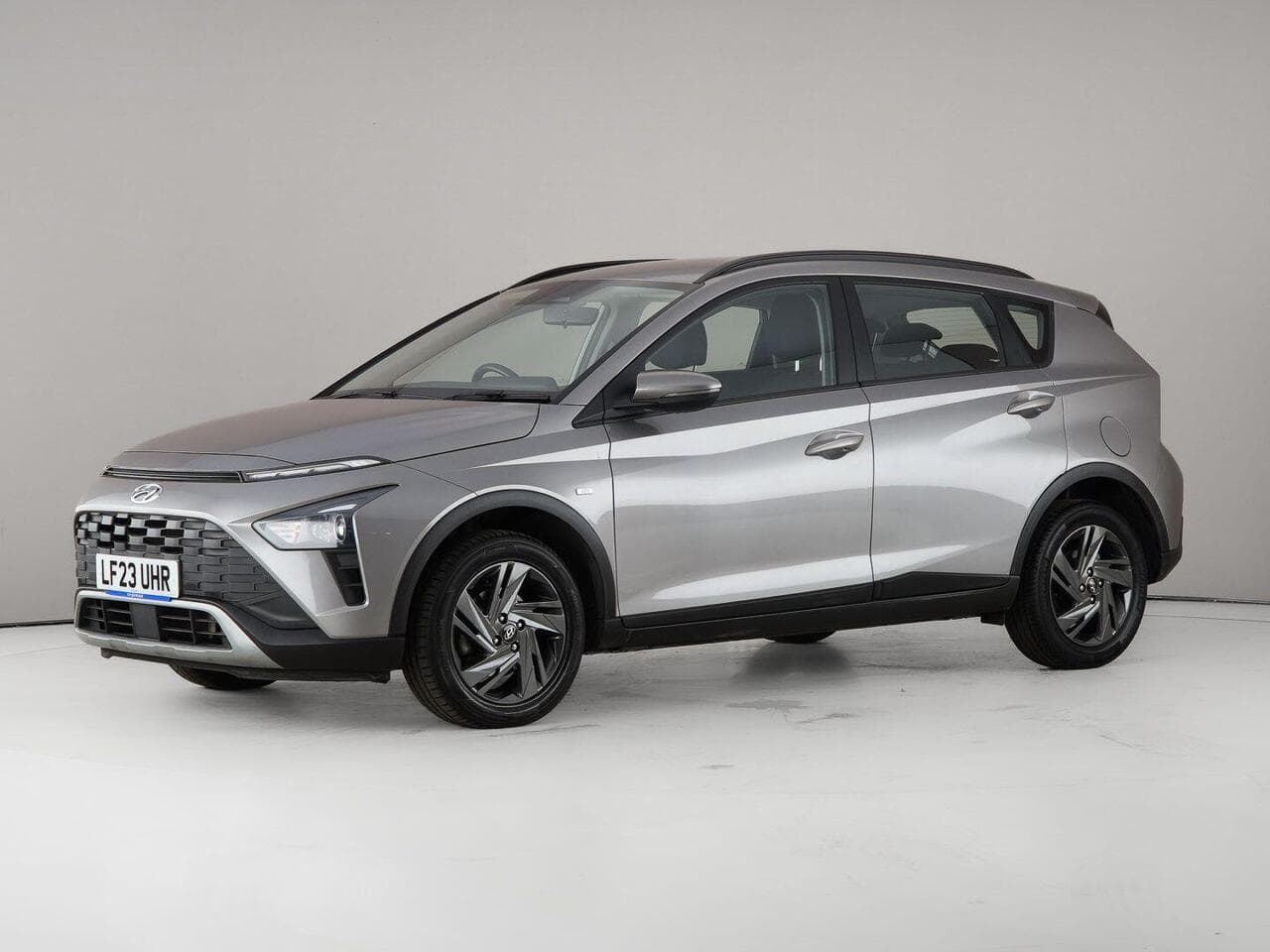 Hyundai BAYON thumbnail Front Left