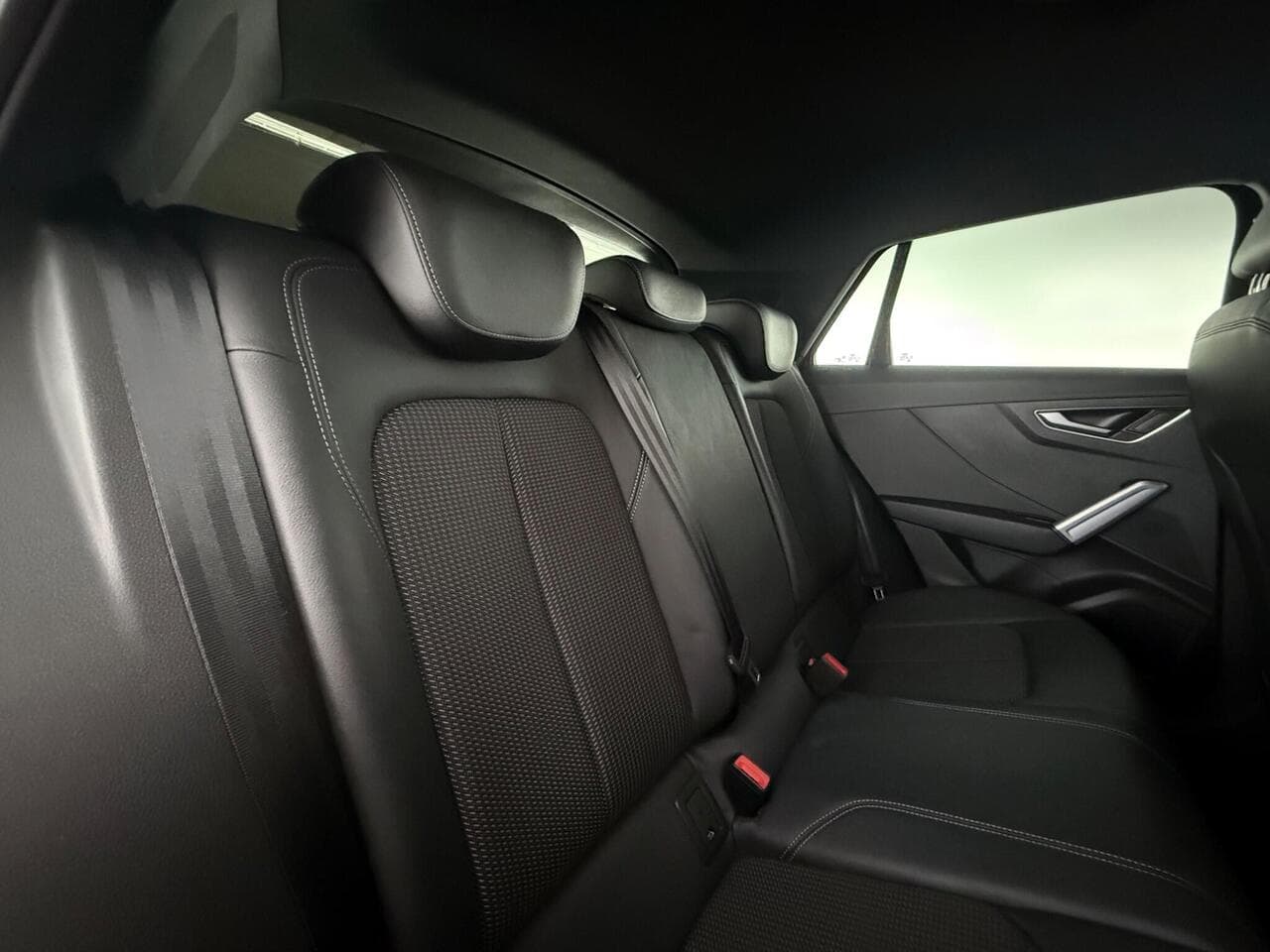 Audi Q2 thumbnail Seats Rear