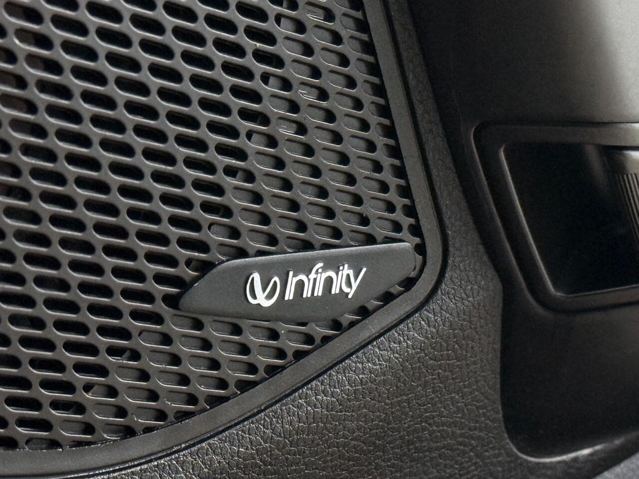 Hyundai Santa Fe thumbnail Badge Exterior