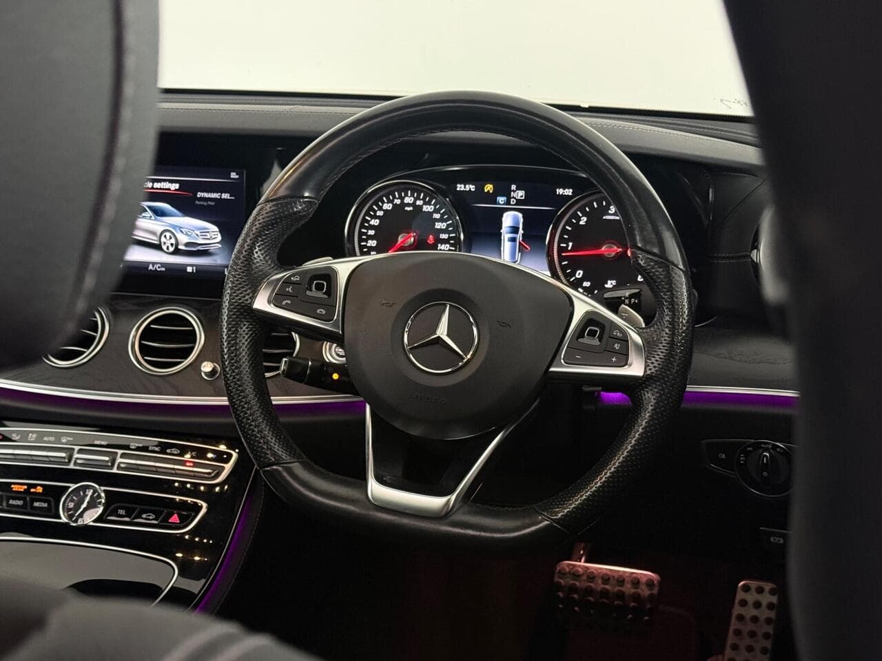 Mercedes-Benz E Class thumbnail Steering Wheel