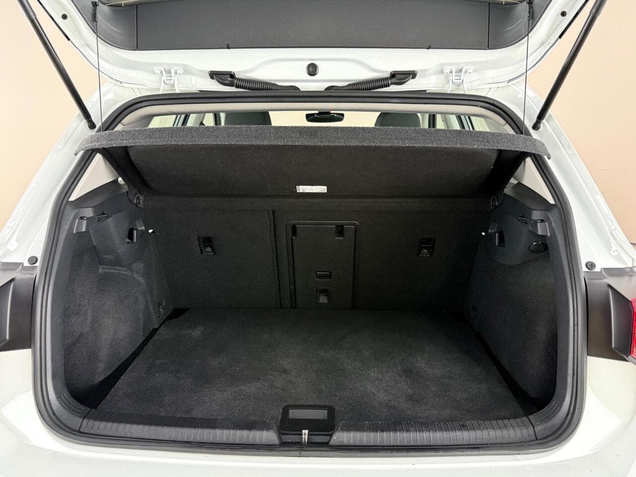 Volkswagen Golf thumbnail Boot
