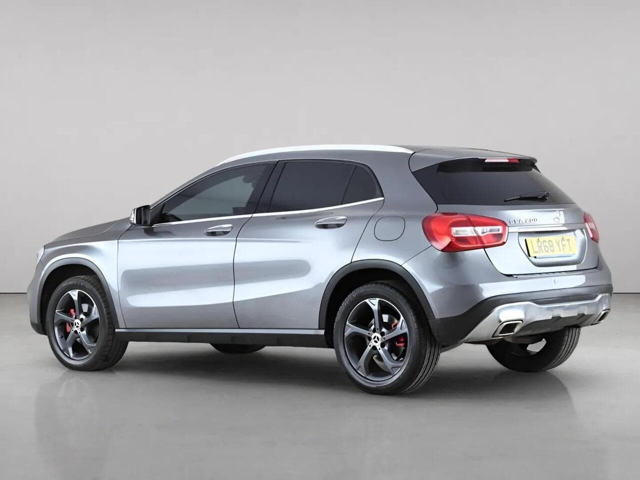 Mercedes-Benz GLA thumbnail Rear Left