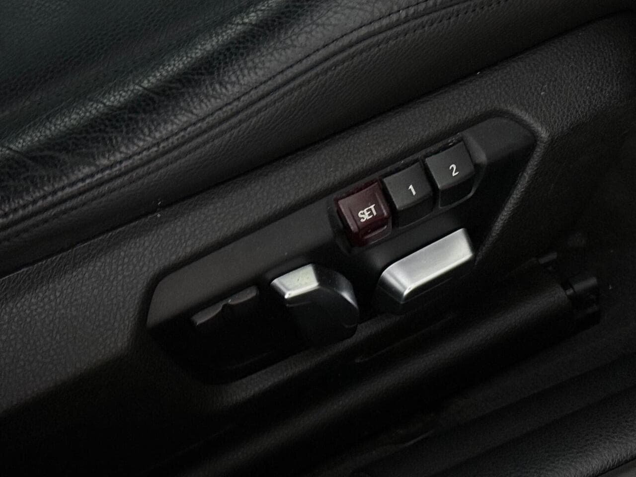 BMW 4 Series Gran Coupe thumbnail Misc Controls