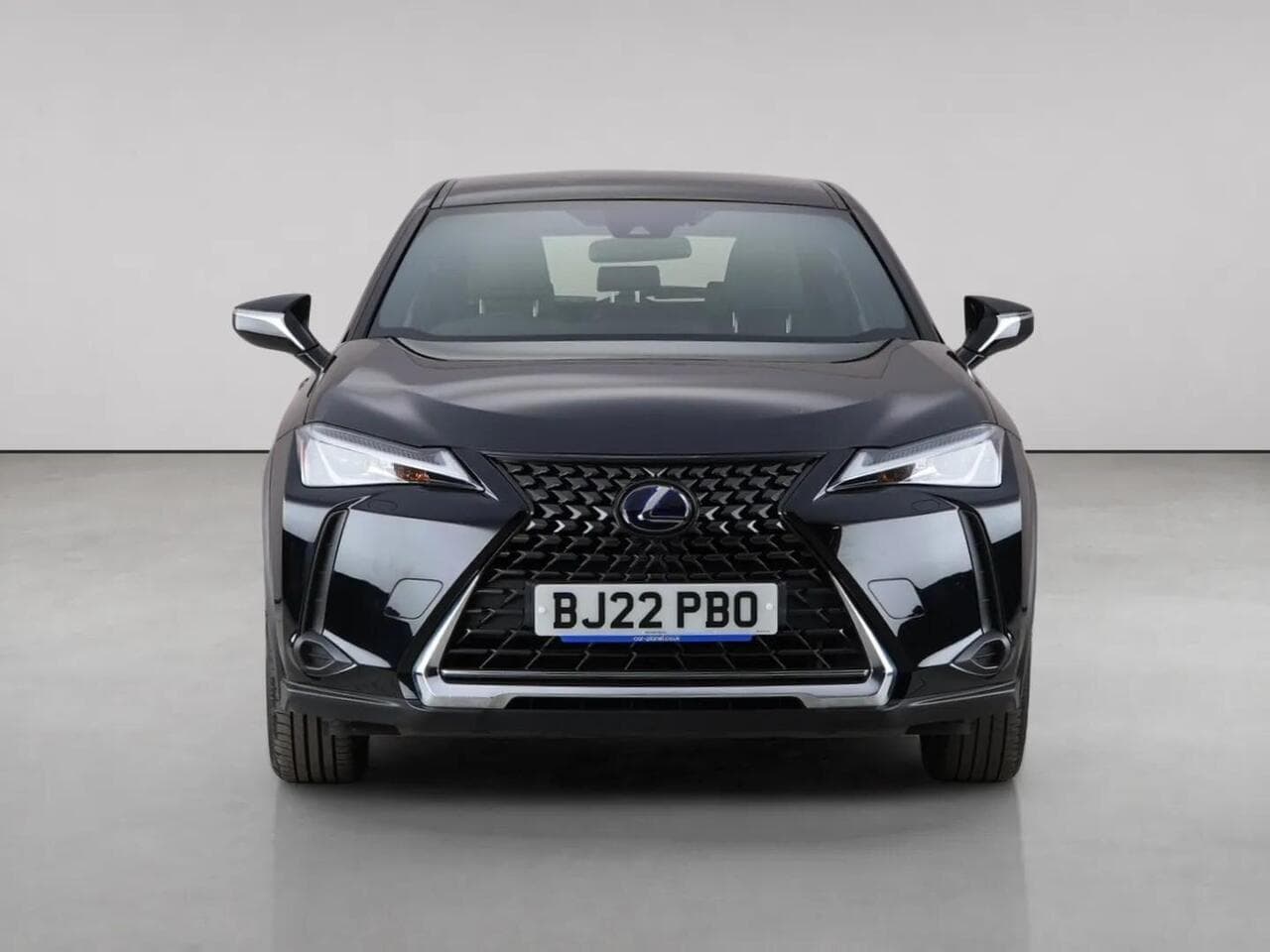 Lexus UX thumbnail Front
