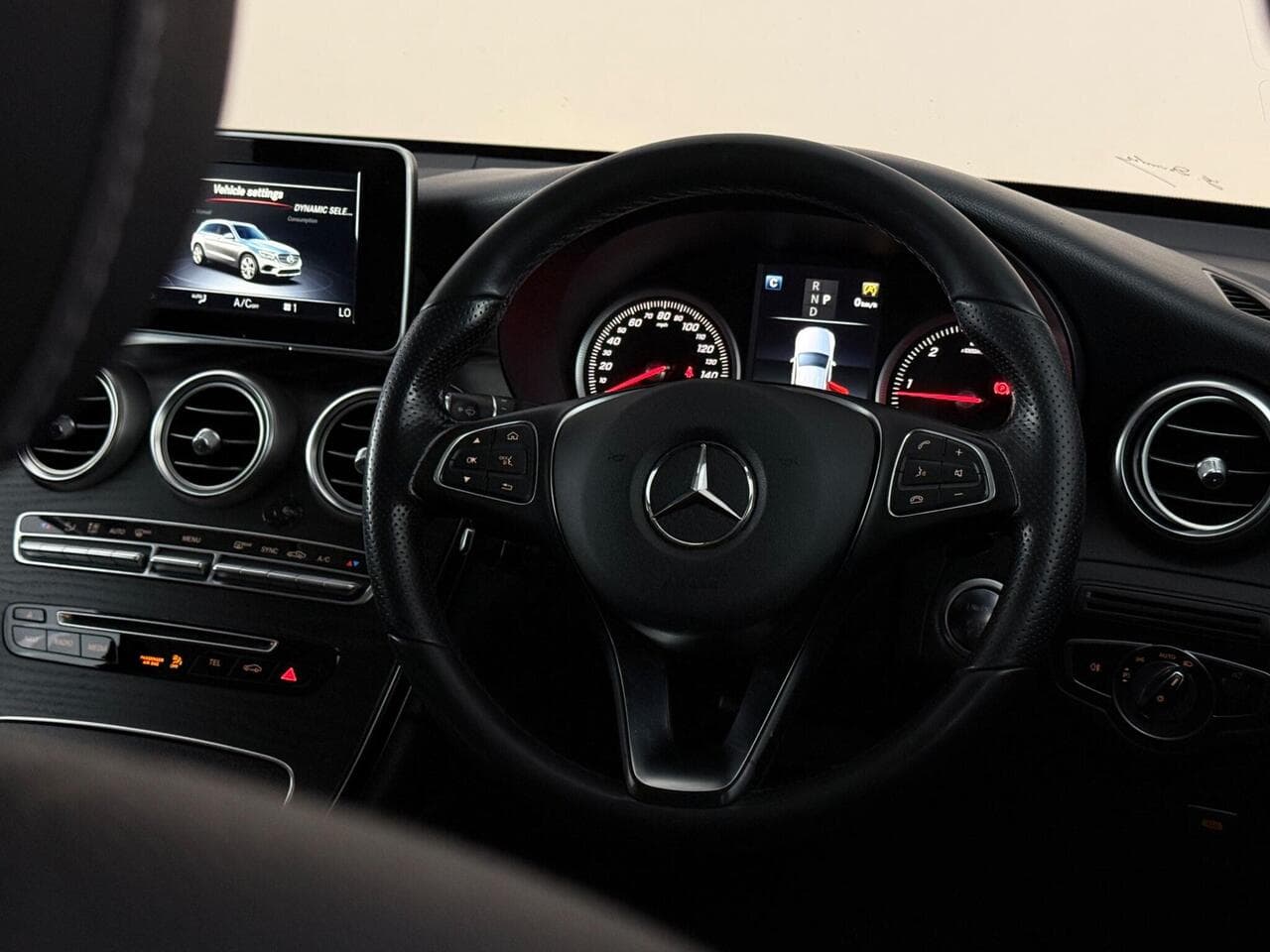 Mercedes-Benz GLC thumbnail Interior Front