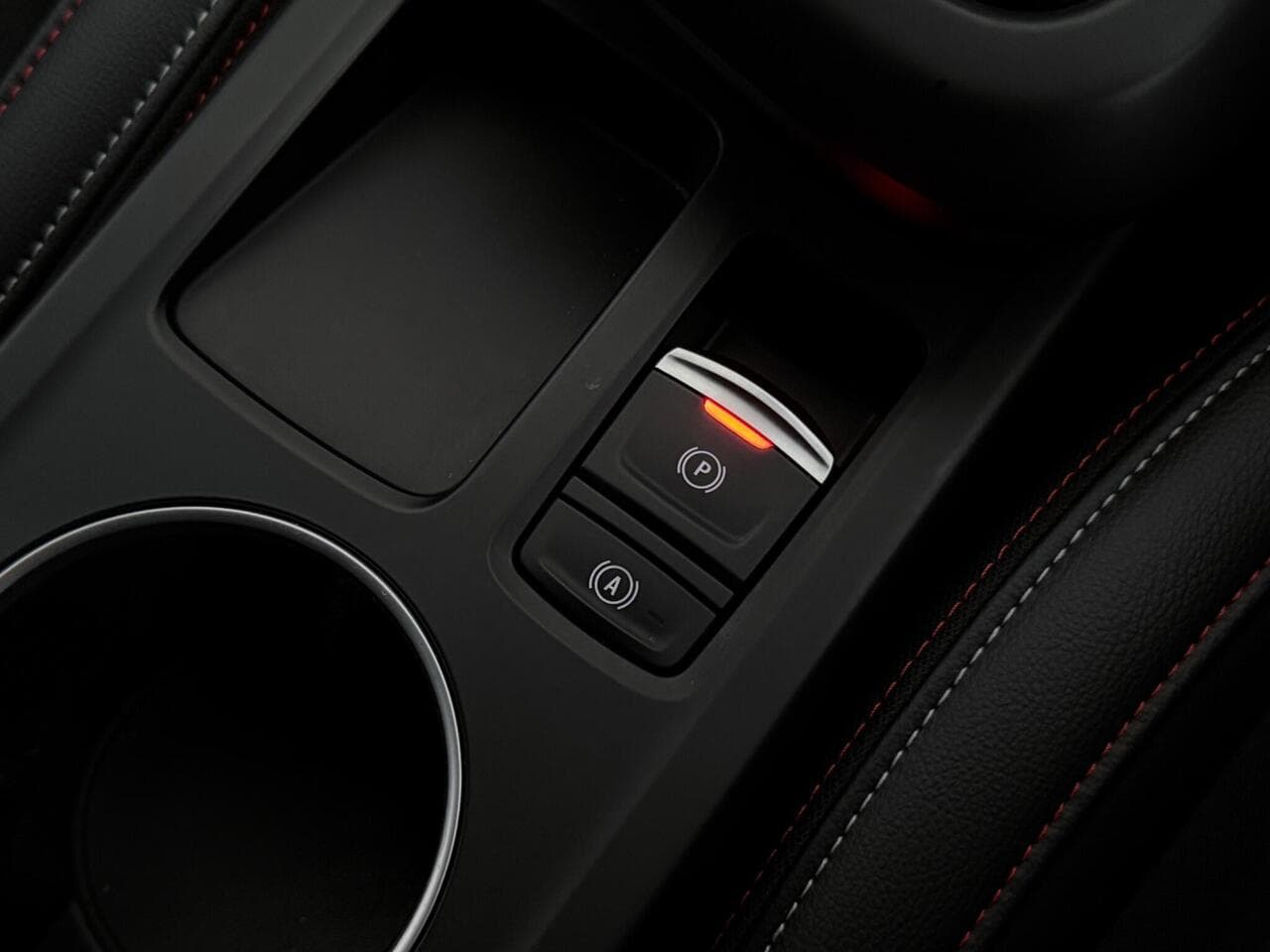 Renault Arkana thumbnail Misc Controls