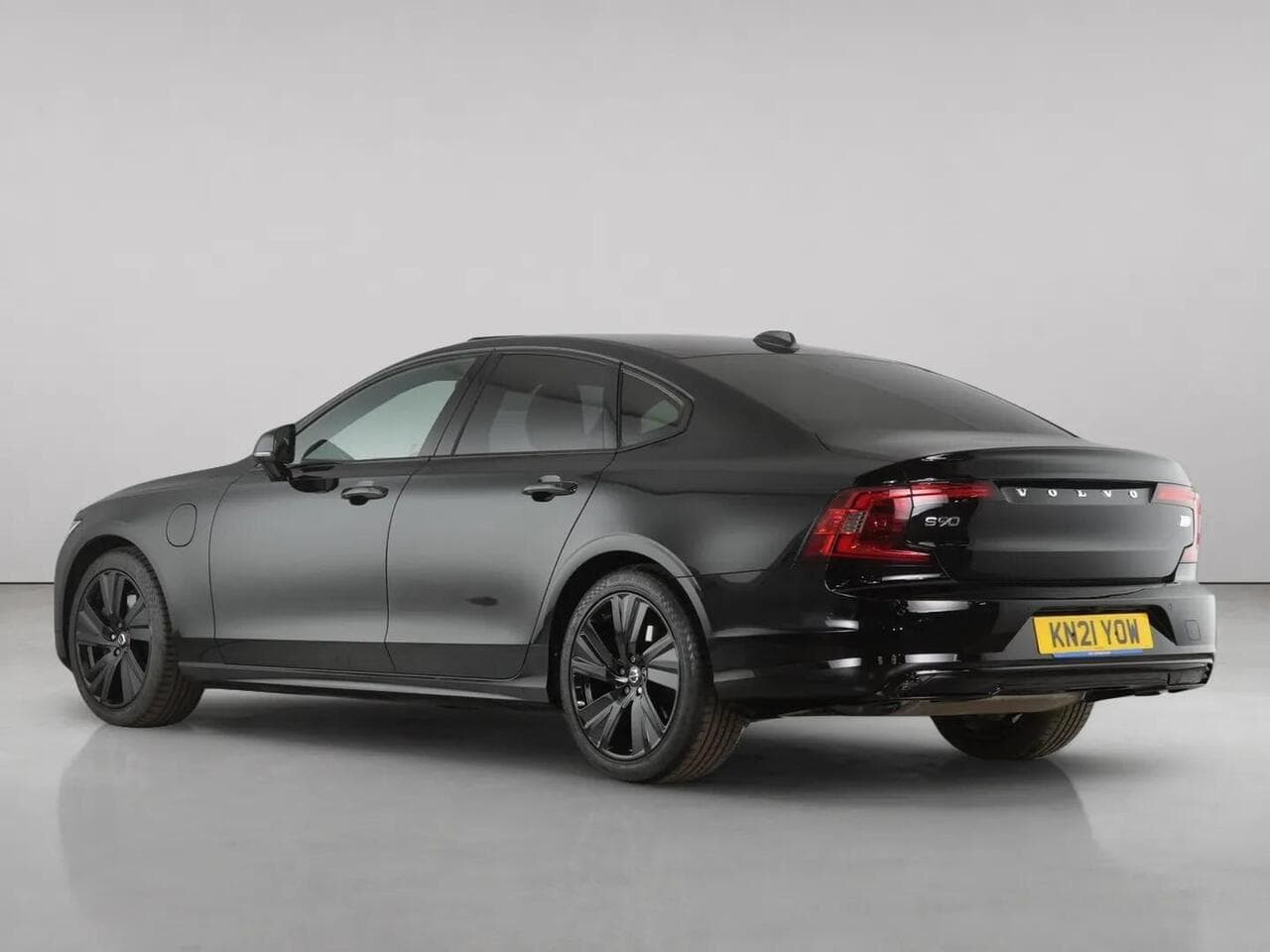 Volvo S90 thumbnail Rear Left