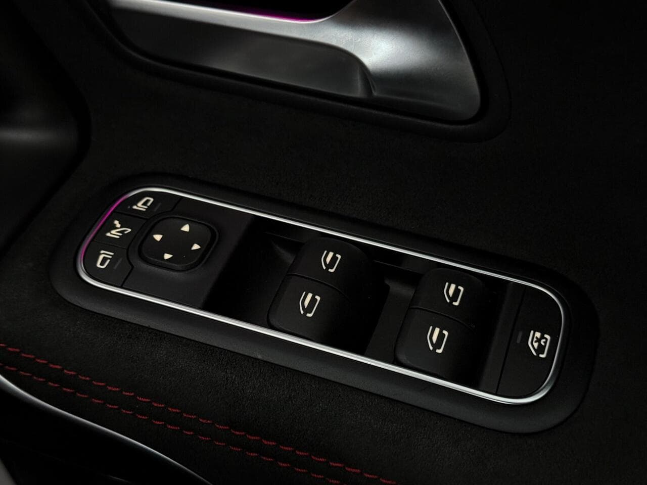 Mercedes-Benz CLA thumbnail Misc Controls