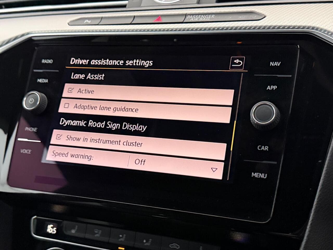 Volkswagen Arteon thumbnail Infotainment System