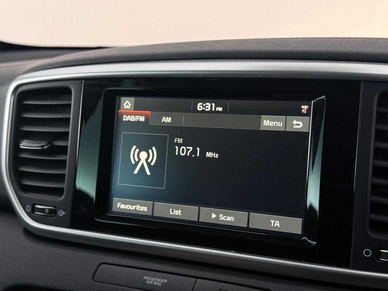 Kia Sportage thumbnail Infotainment System