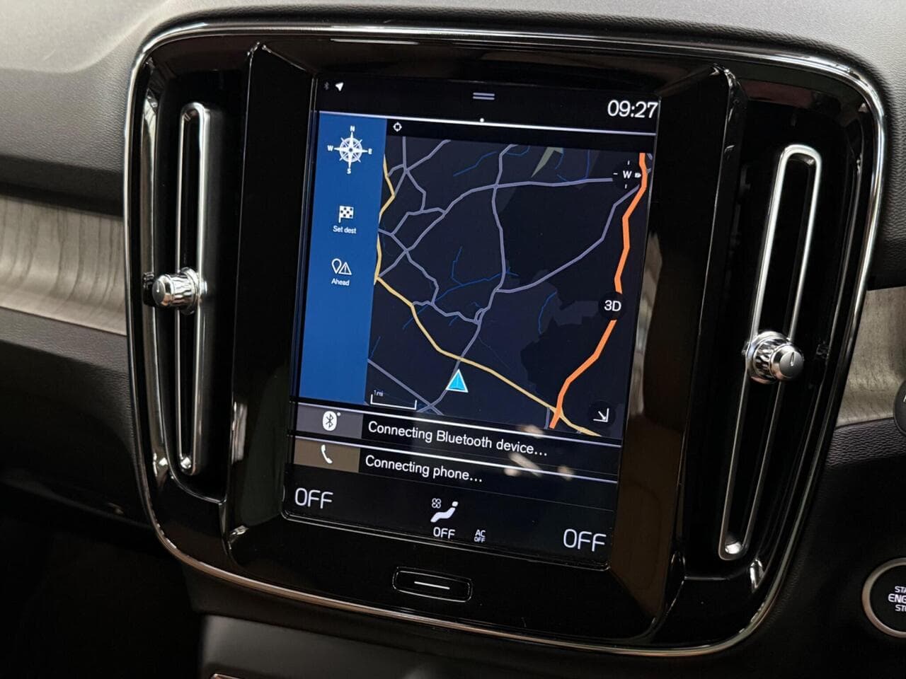Volvo XC40 thumbnail Infotainment System