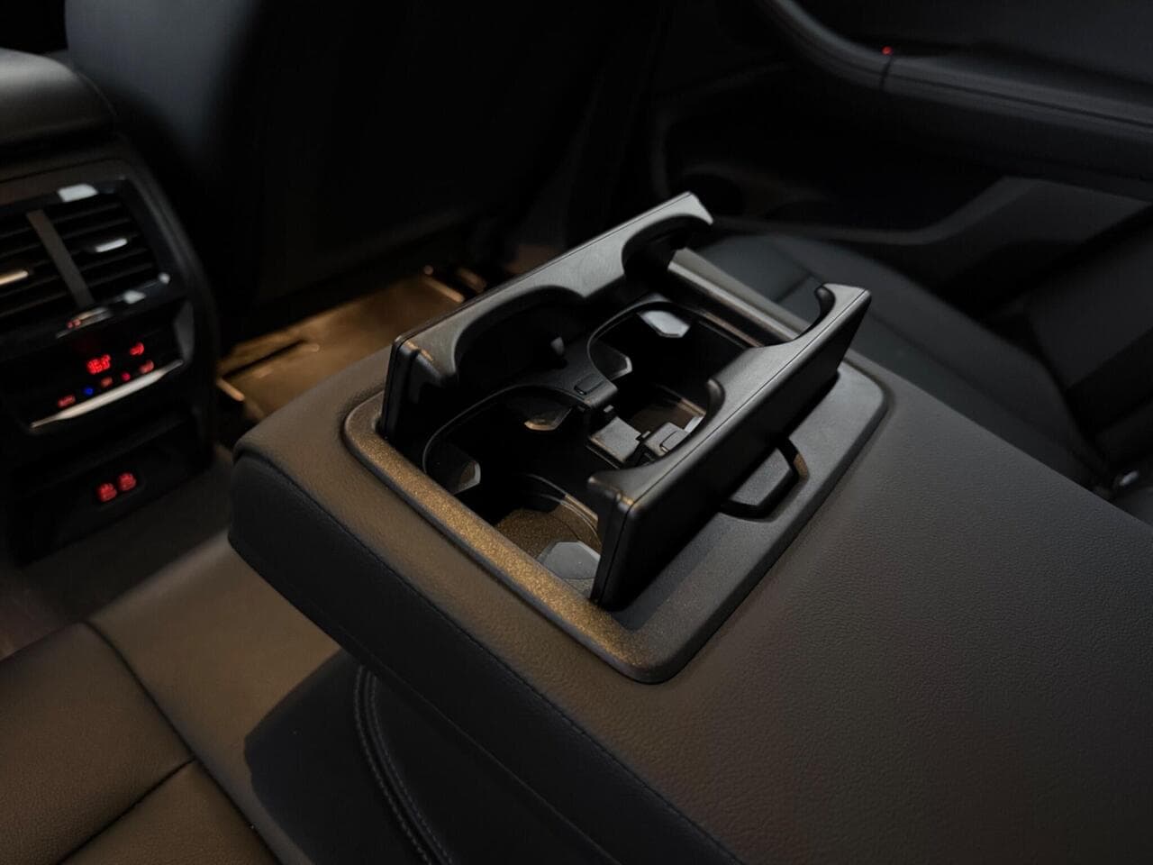BMW X3 thumbnail Interior Front