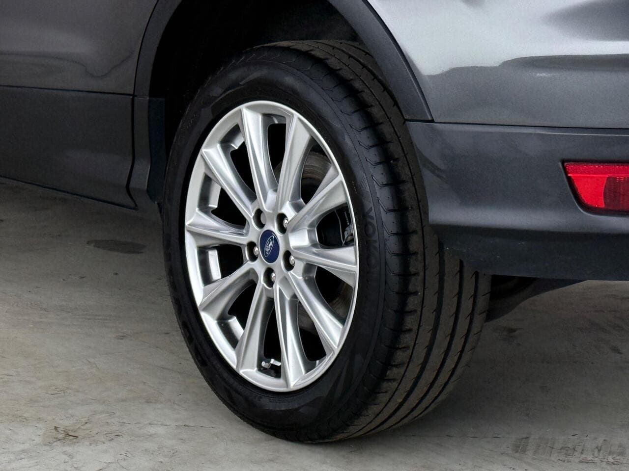 Ford Kuga thumbnail Wheel