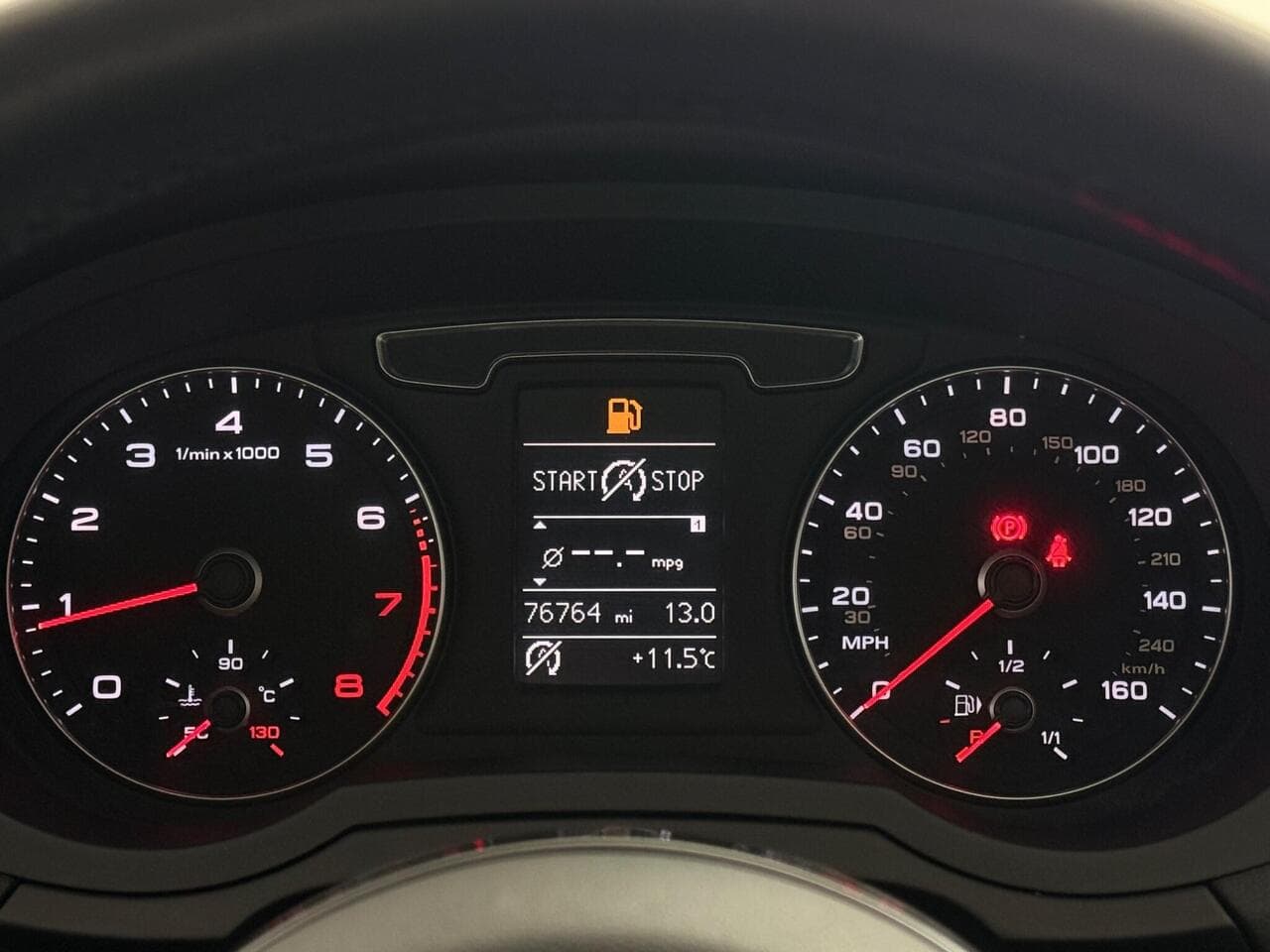 Audi Q3 thumbnail Driver Instruments
