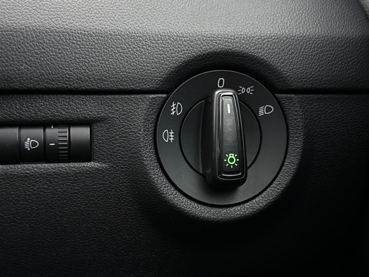 Skoda Octavia thumbnail Misc Controls
