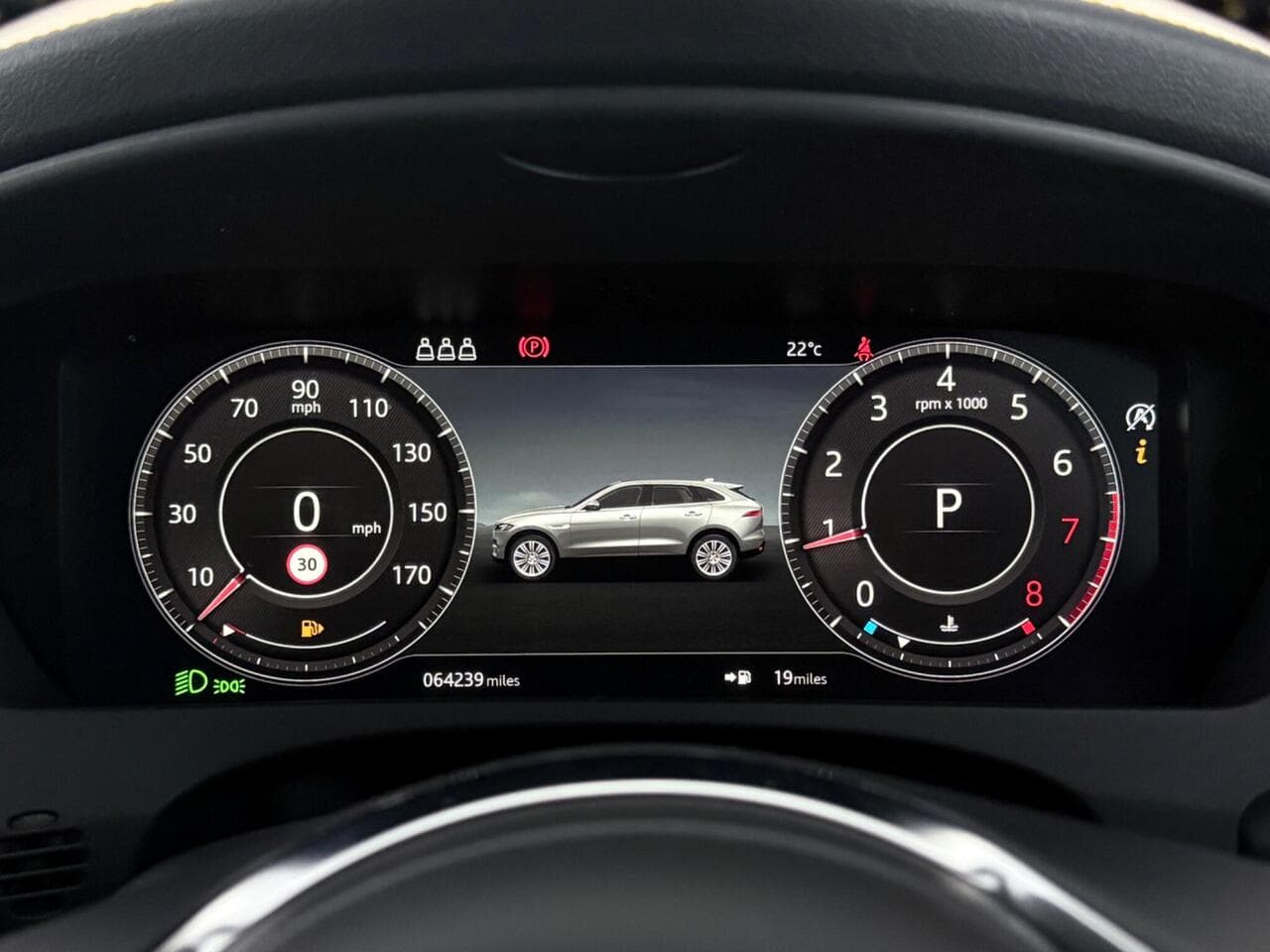 Jaguar F-PACE thumbnail Driver Instruments