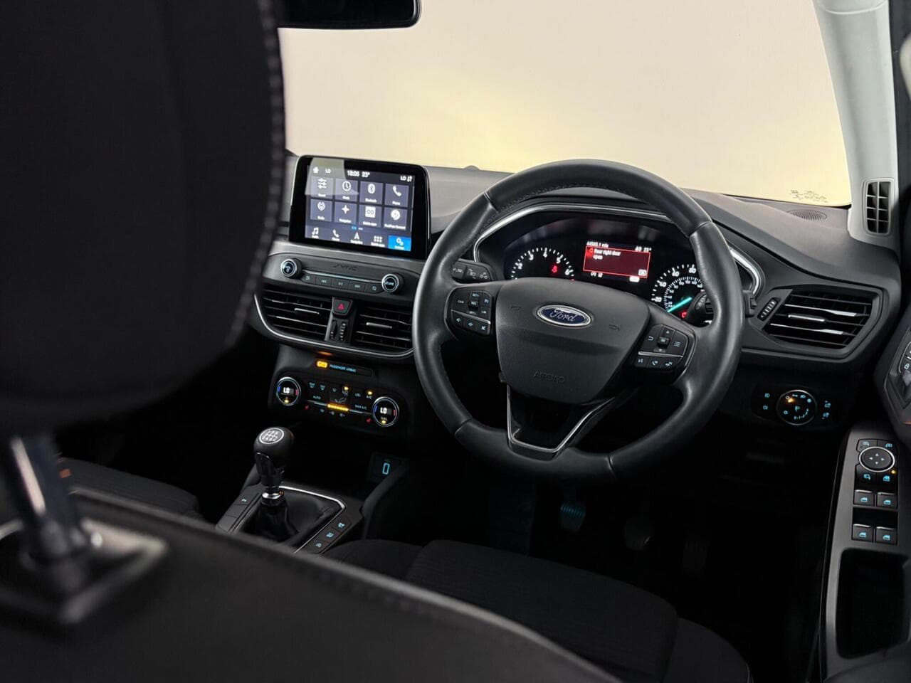 Ford Focus thumbnail Interior Front