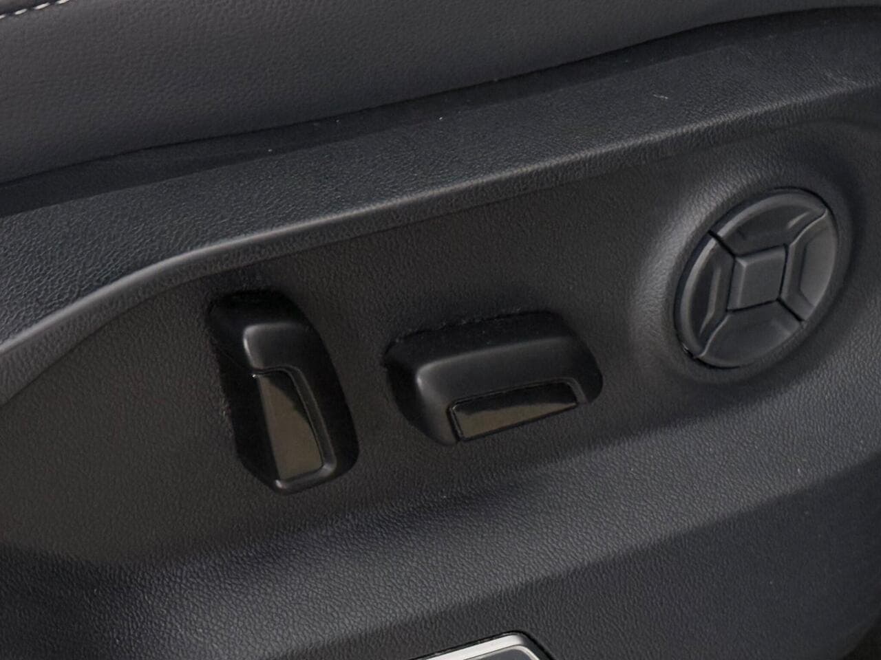Volkswagen Touareg thumbnail Misc Controls