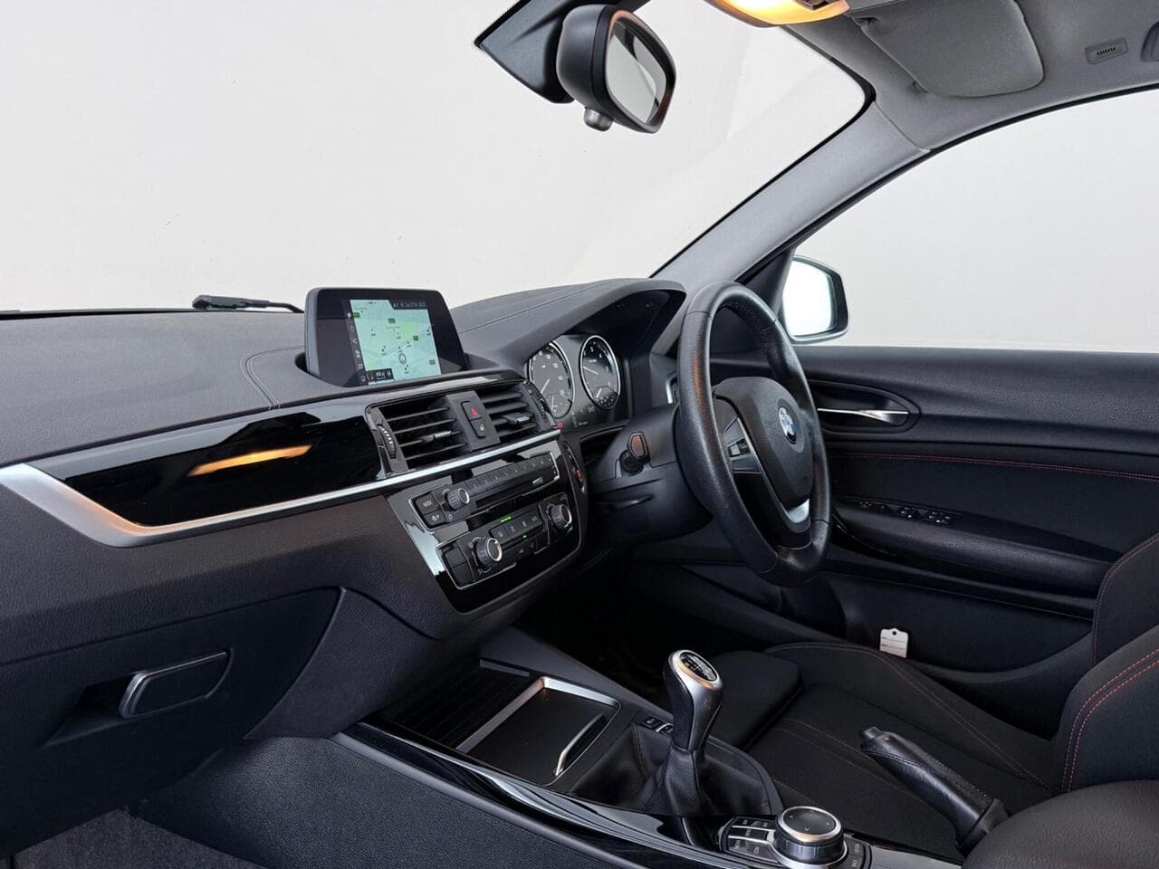 BMW 1 Series thumbnail Interior Front