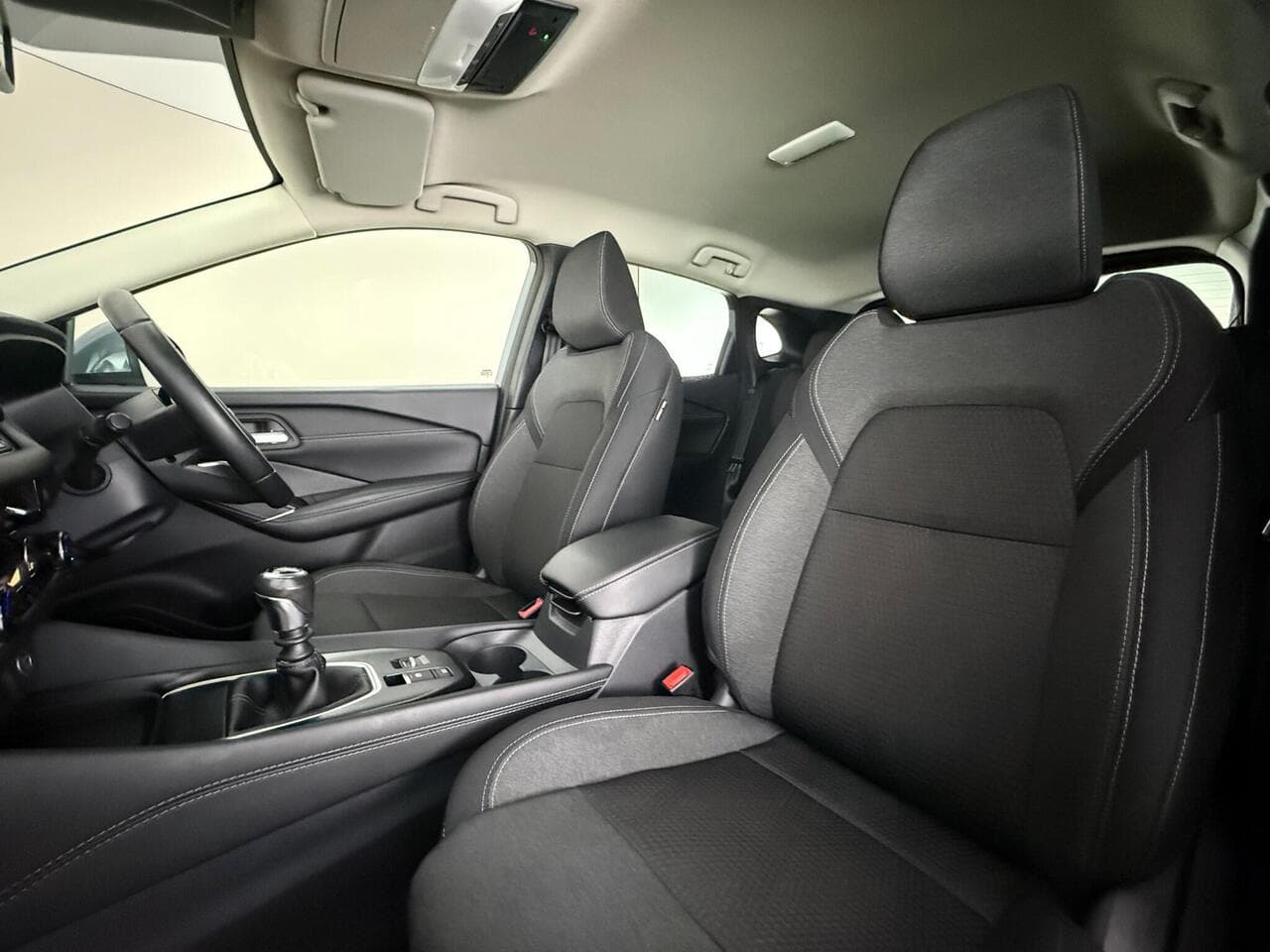 Nissan Qashqai thumbnail Seat Front Passenger