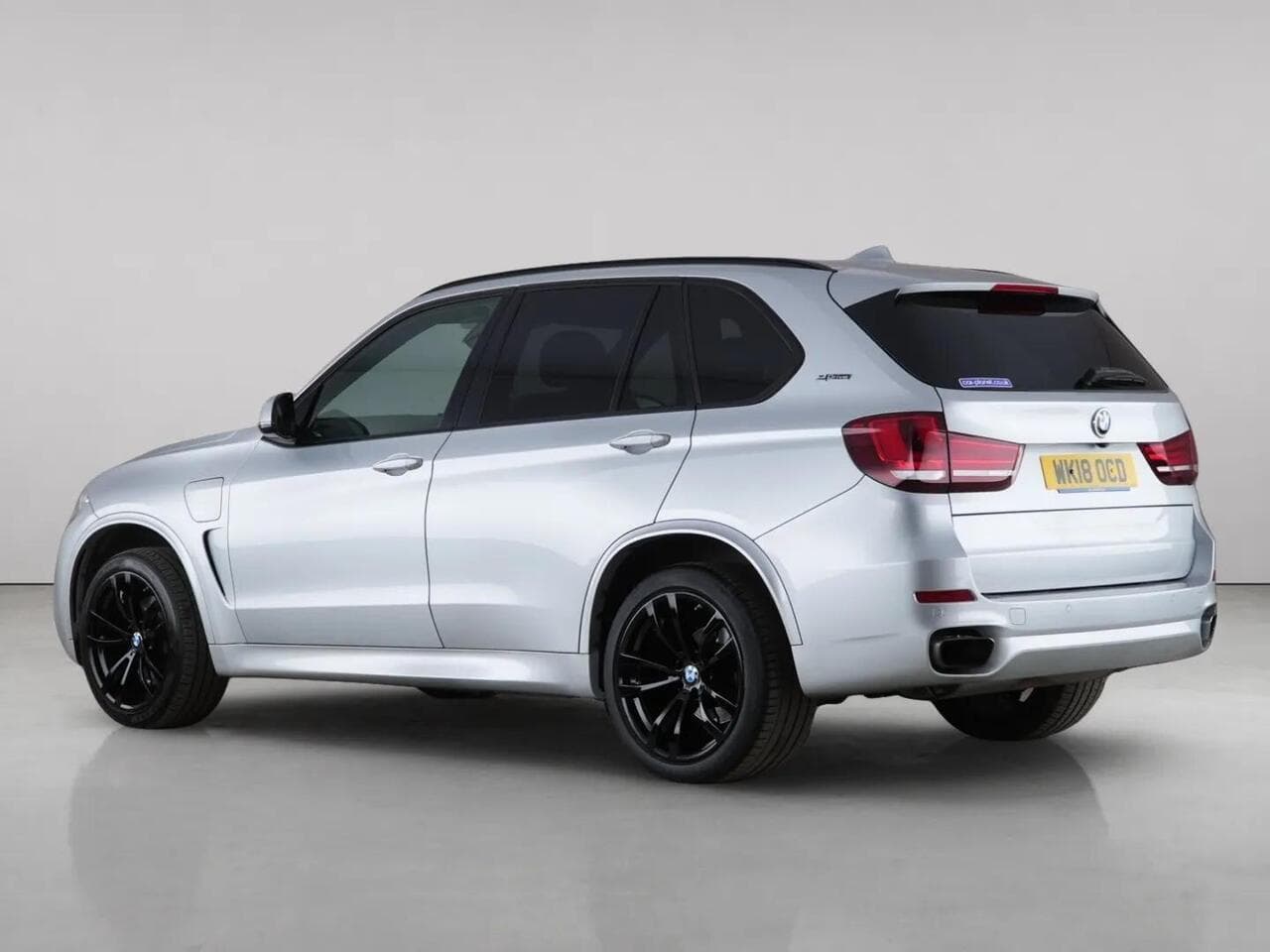 BMW X5 thumbnail Rear Left