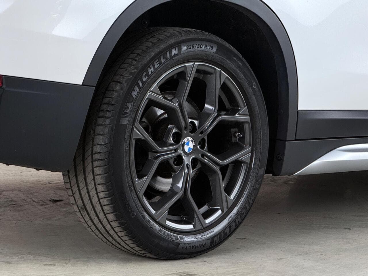 BMW X1 thumbnail Wheel
