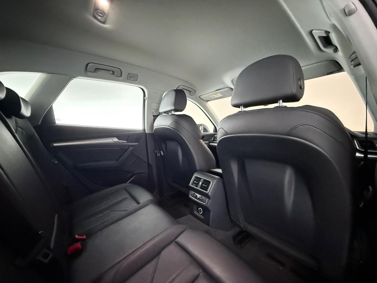 Audi Q5 thumbnail Seats Rear