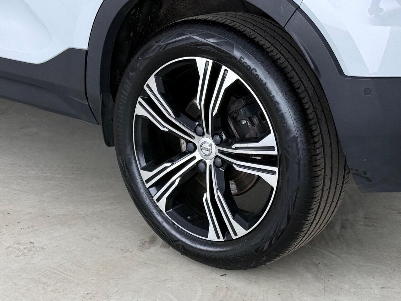 Volvo XC40 thumbnail Wheel