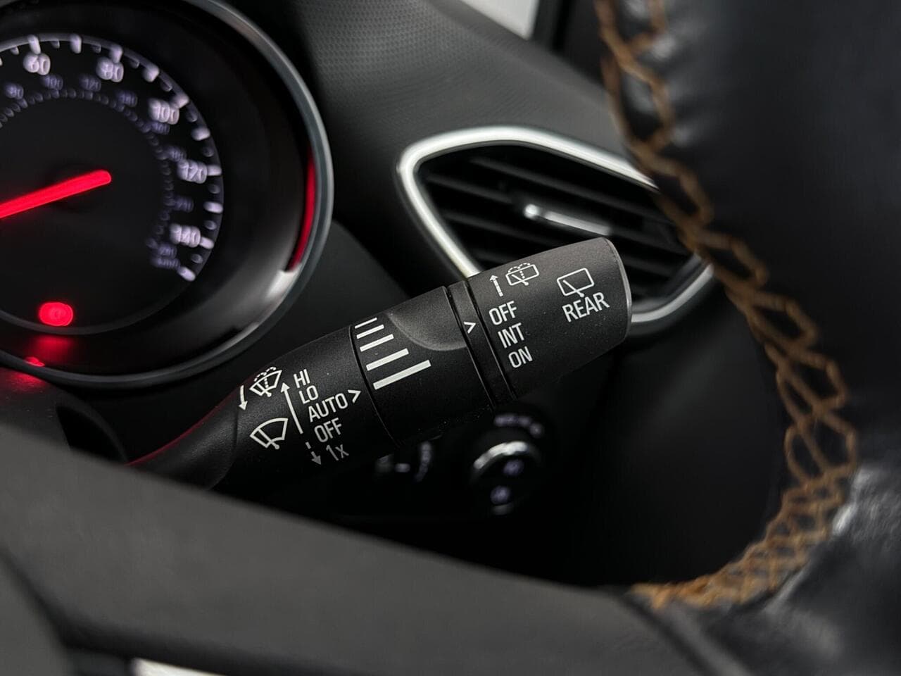Vauxhall Crossland X thumbnail Misc Controls